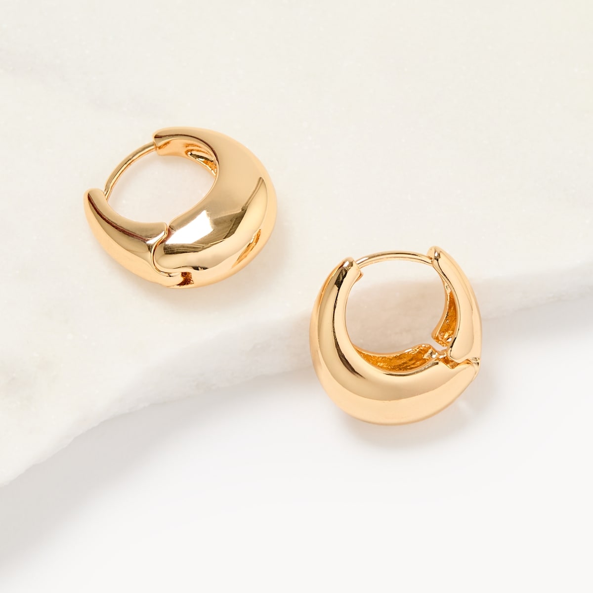 Petites croles de style Huggie