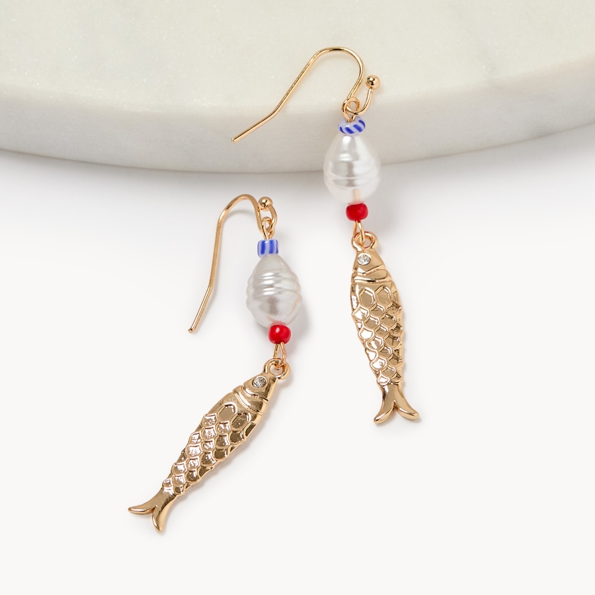 Boucles doreilles en forme de poisson avec perle - Or