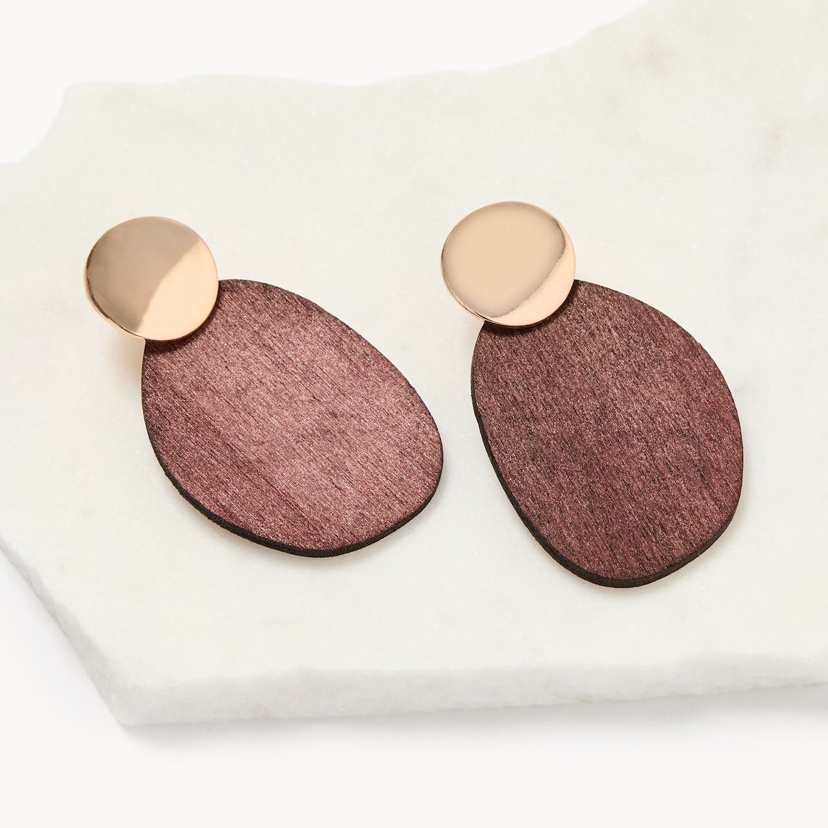 Boucles doreilles plates en bois