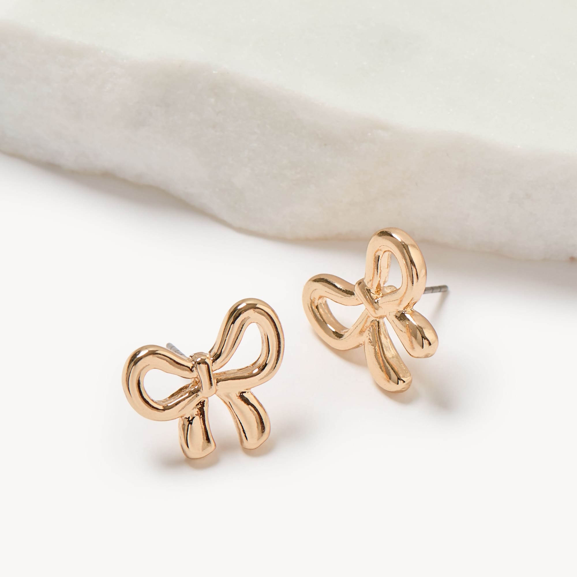Dormeuses à petites boucles