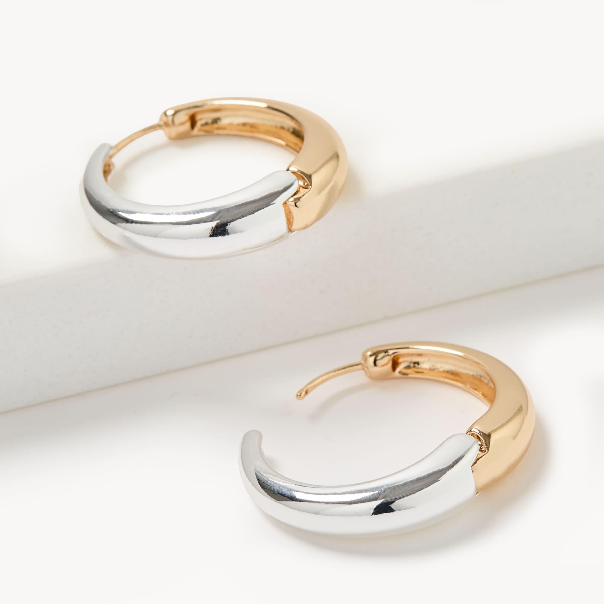 Créoles à deux tons