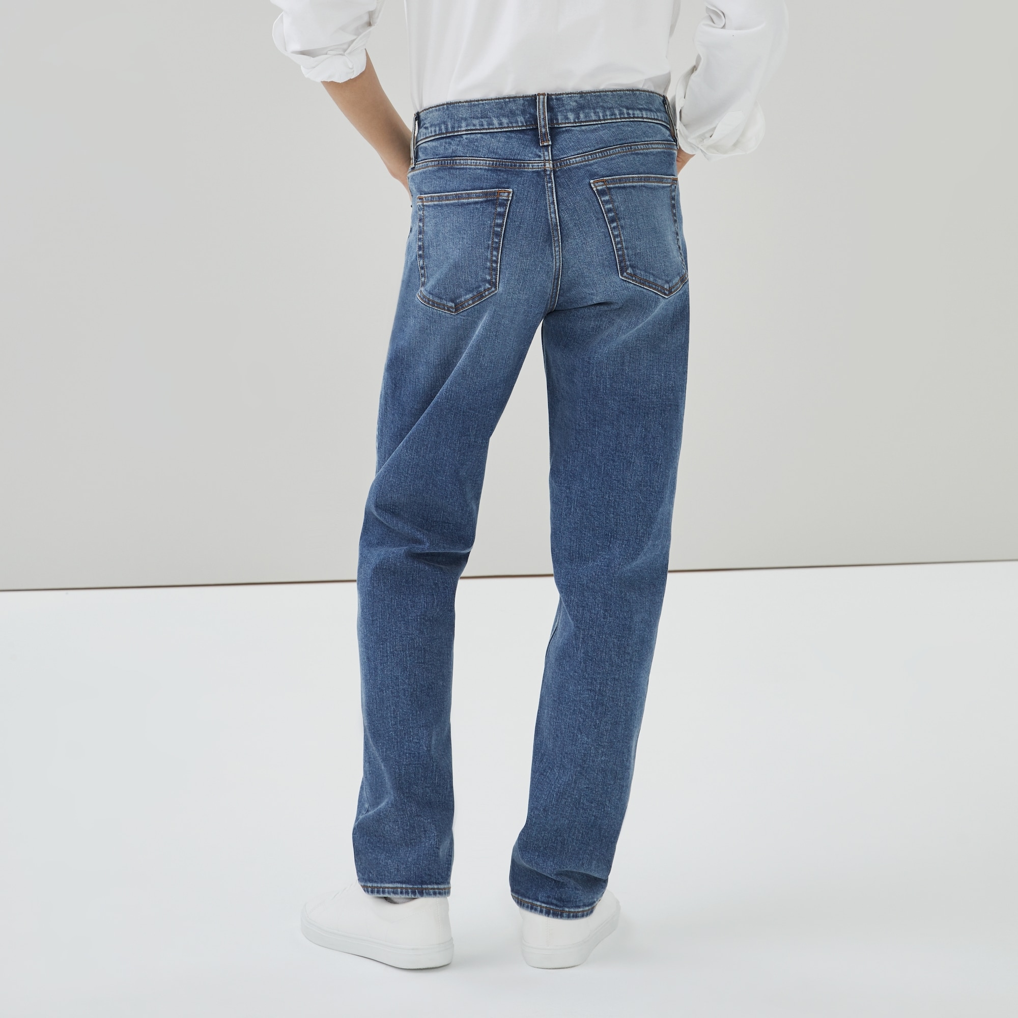 Men's Medium Wash Straight Fit Jean