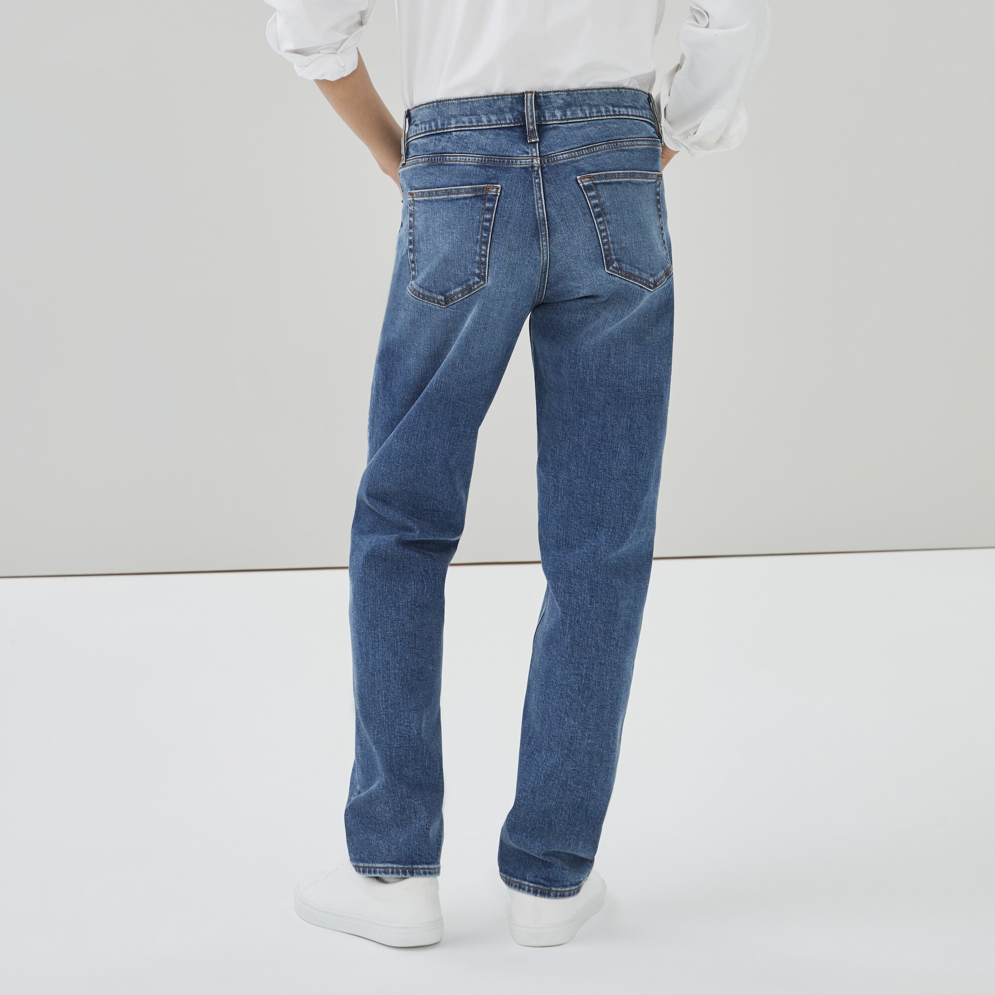 Men's Medium Wash Straight Fit Jean