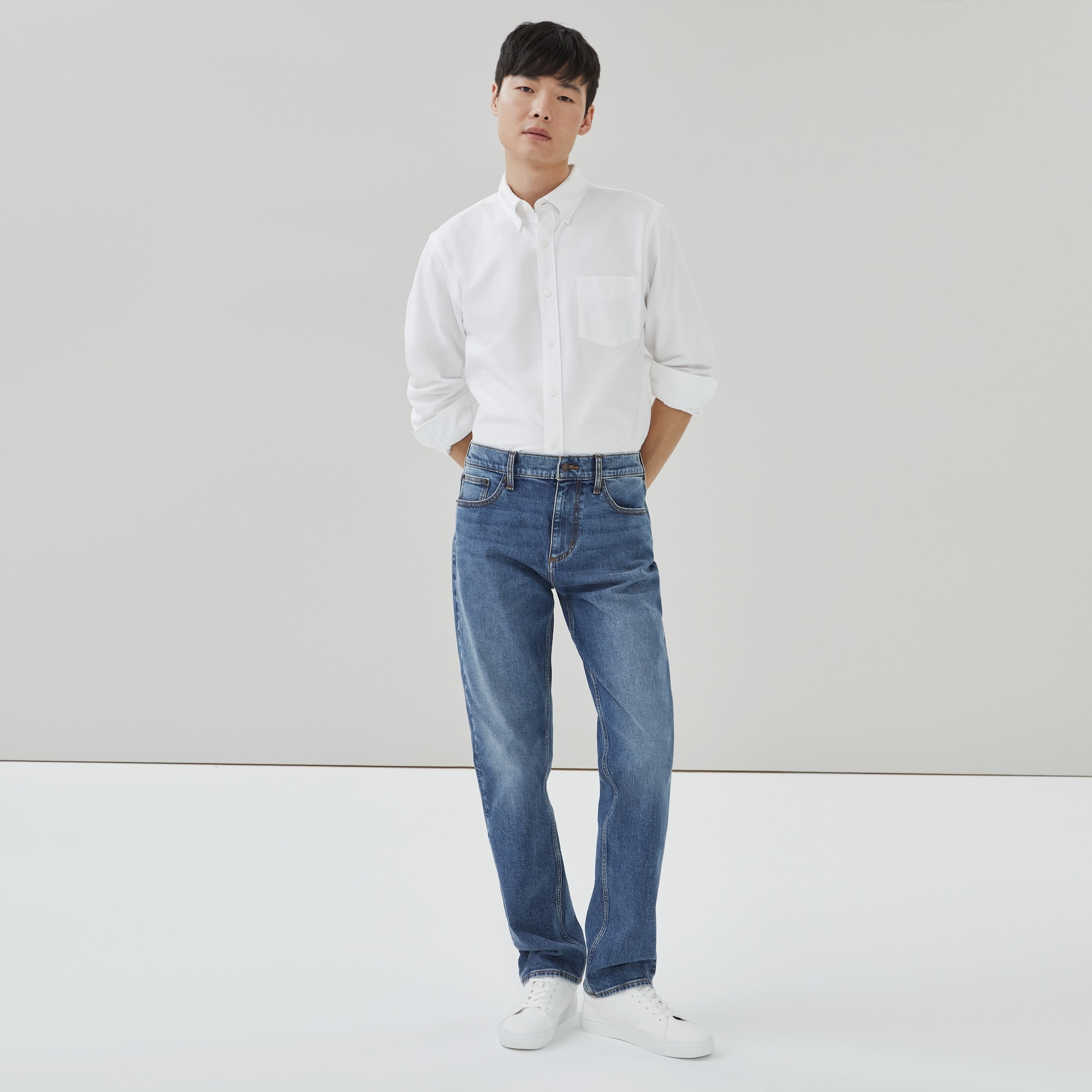Men's Medium Wash Straight Fit Jean