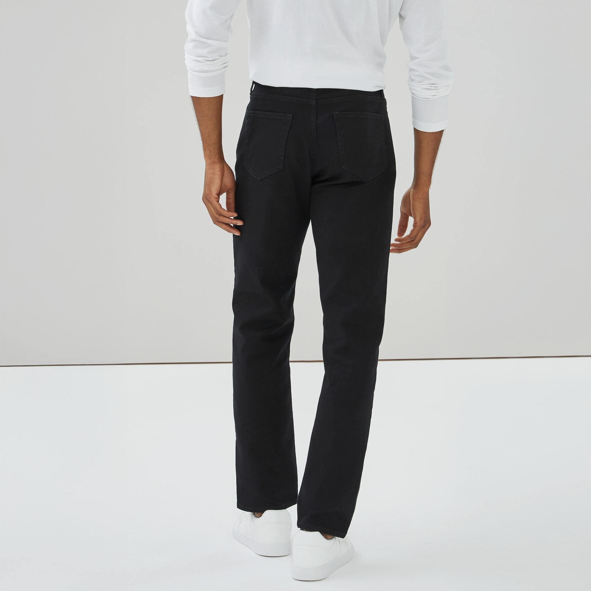 Jean noir délavé à coupe droite pour hommes