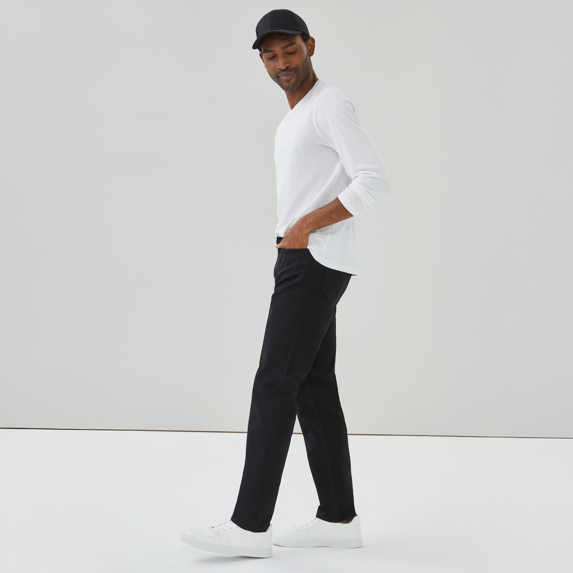 Jean noir délavé à coupe droite pour hommes