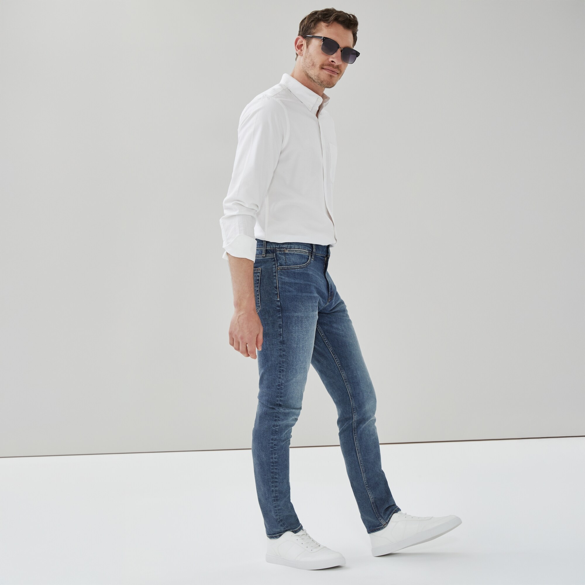 Men's Aged Medium Wash Slim Fit Jean