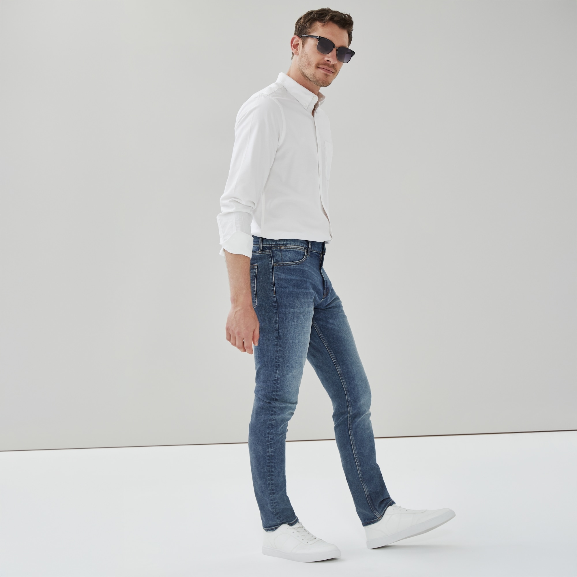 Men's Aged Medium Wash Slim Fit Jean