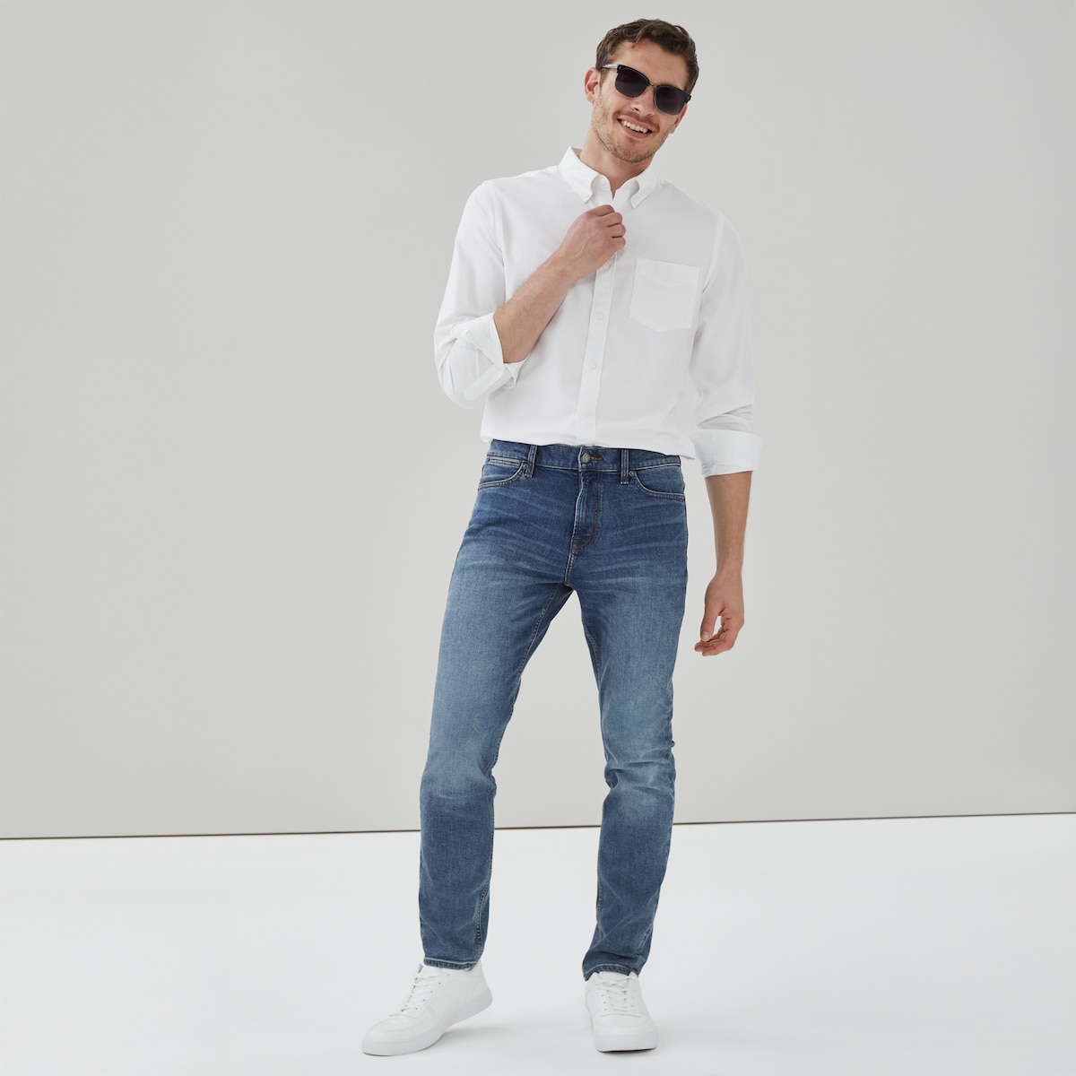 Men's Aged Medium Wash Slim Fit Jean