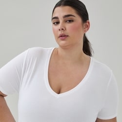 Joe Fresh T-shirt sport à col en V Femmes+ 1 ea, 19,00 $/1ch