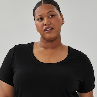 T-shirt sport à encolure dégagée Femmes+ - Noir