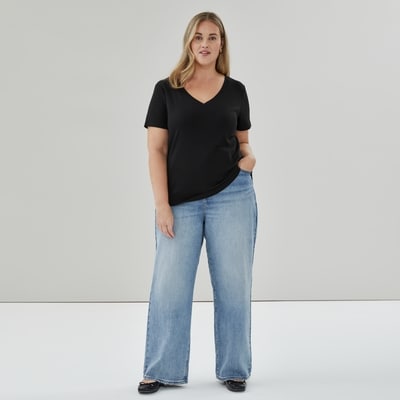 T-shirt à col en V en coton biologique Femmes+ - Noir JF