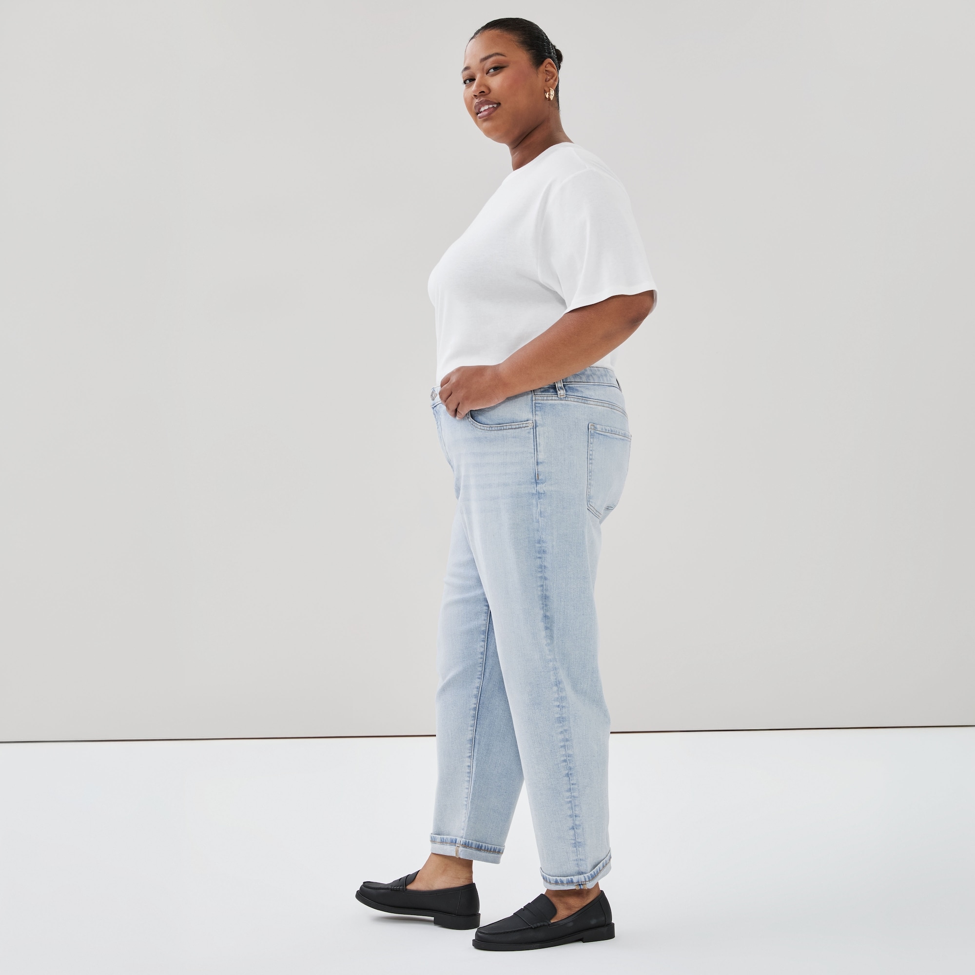 Jean taille mi-haute à coupe décontractée Femmes+