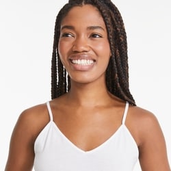 efu EATHER SLEEVELESS TOP ホワイトF Joe Fresh V-Neck Tank - 1 ea | No Frills Online