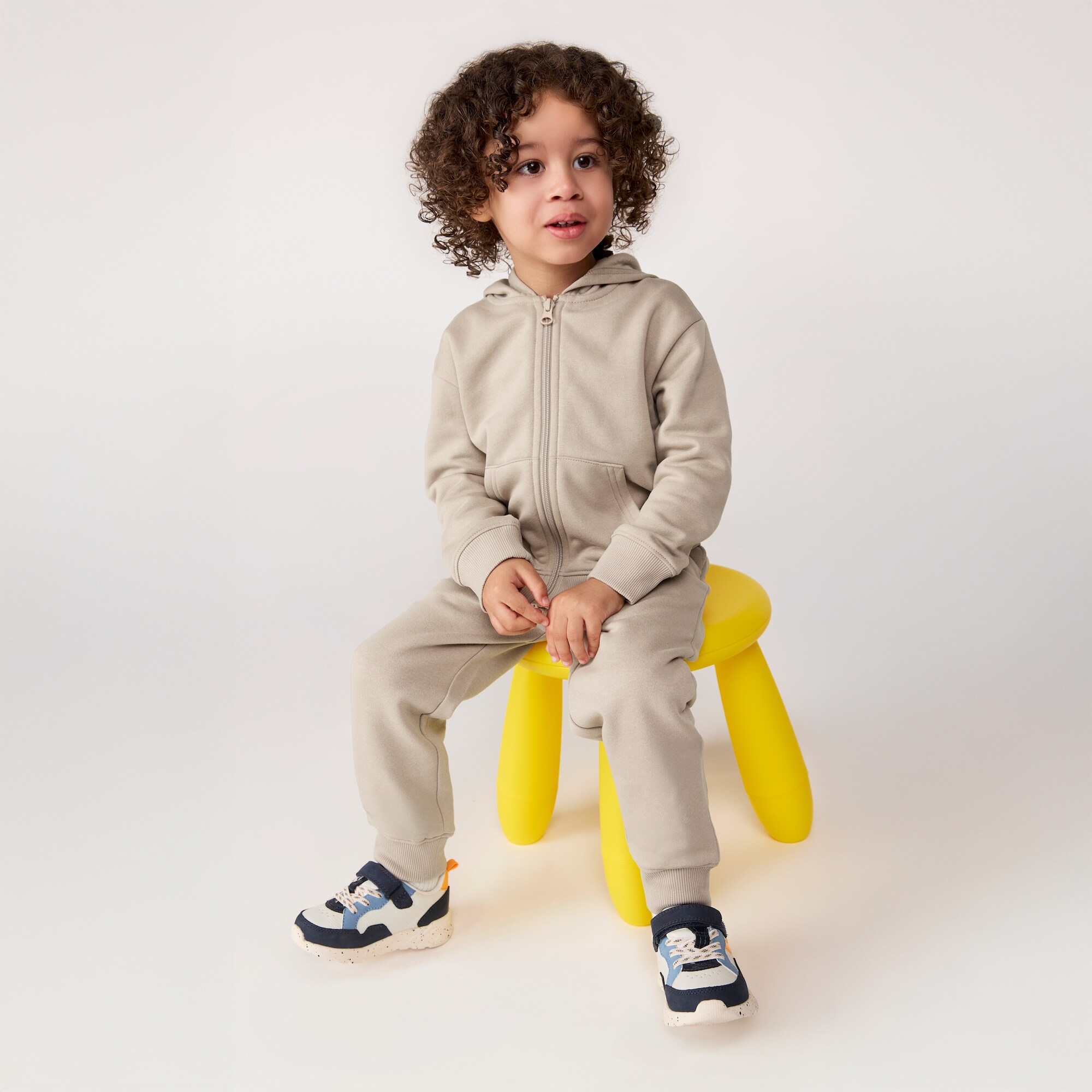 Haut à capuchon à glissière pour petits garçons