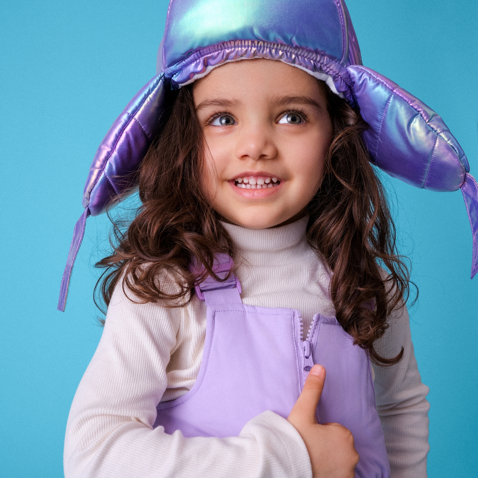 f5gk057729_purple_on_figure_fo