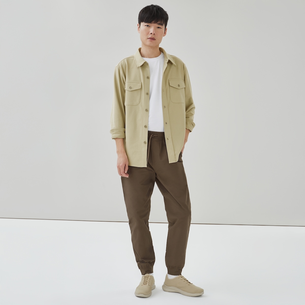 Mens On-the-Go Slim-Fit Jogger - Dark Brown