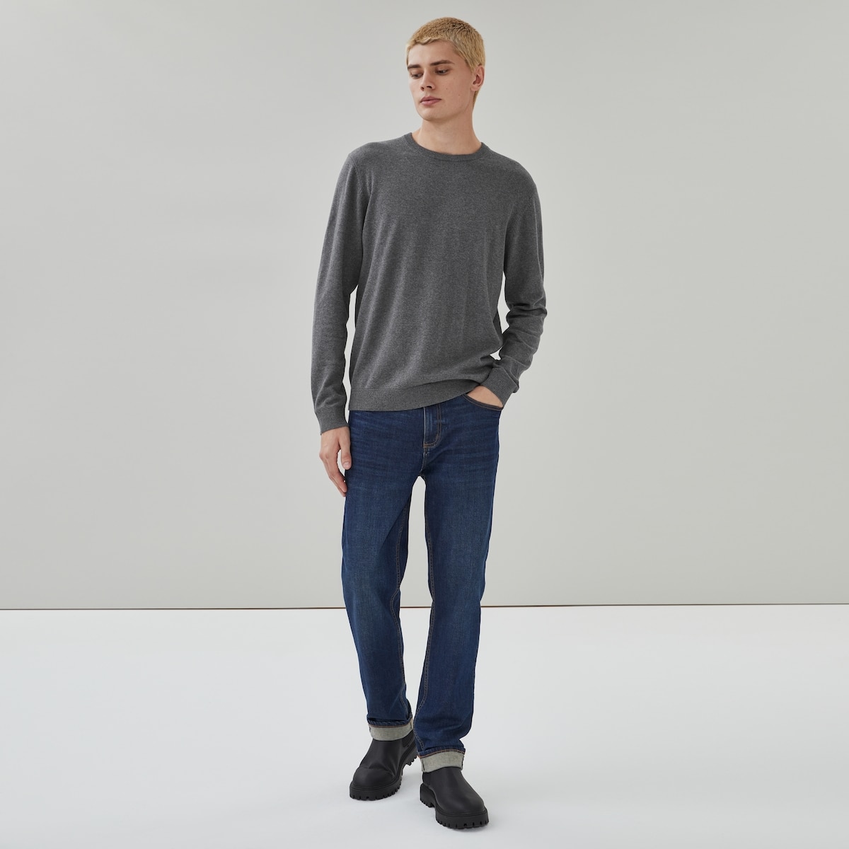 Joe Fresh Chandail essentiel à col ras du cou pour hommes 1 ea, 35,00 $/1ch
