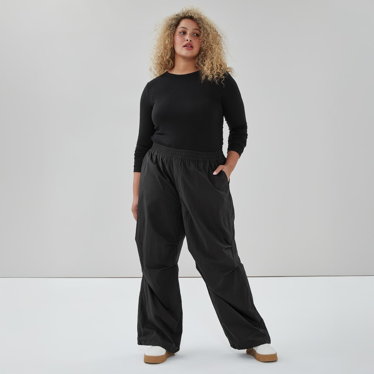 Pantalon de jogging sport tiss souple Femmes+ - Noir