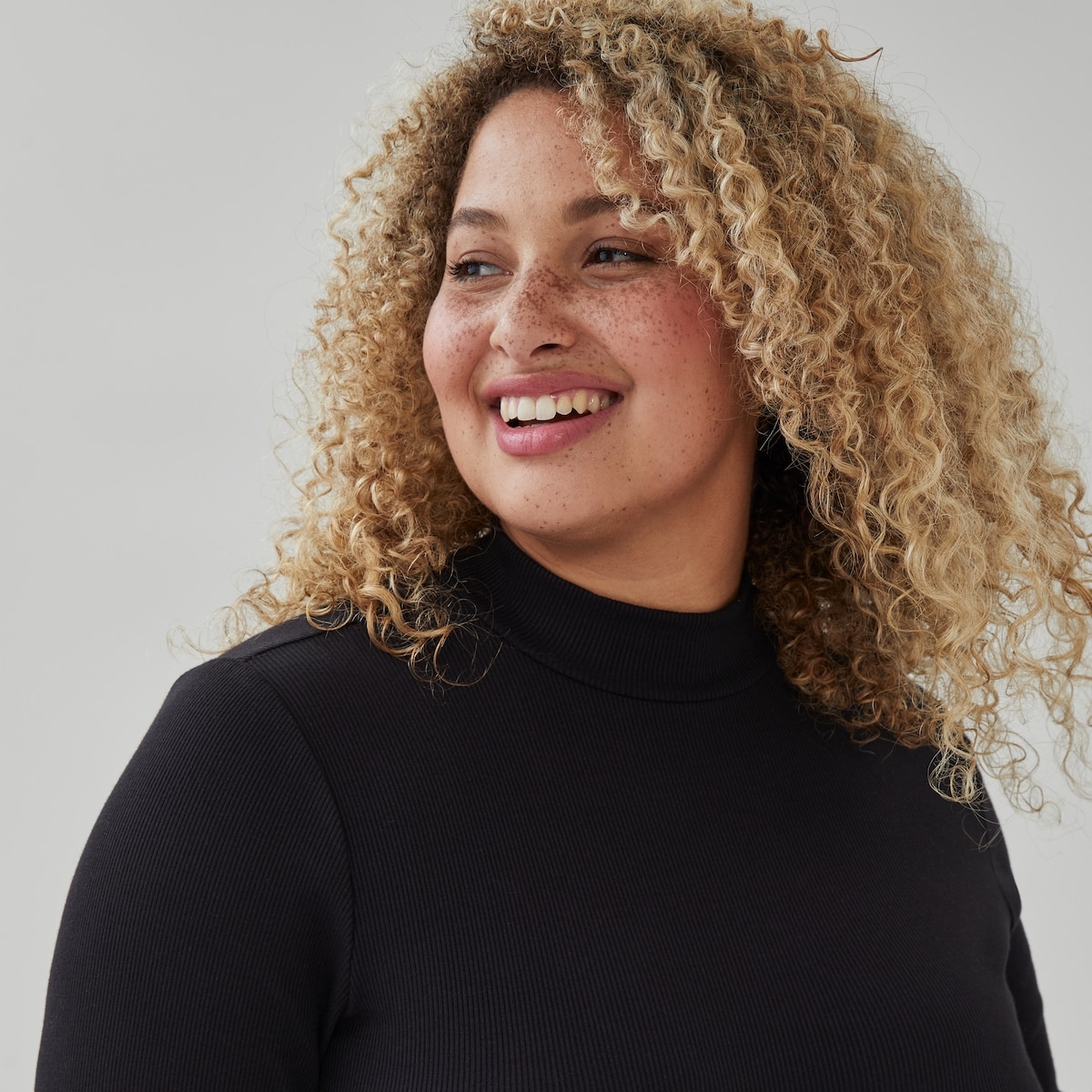 Women+ Ribbed Mock Neck Top