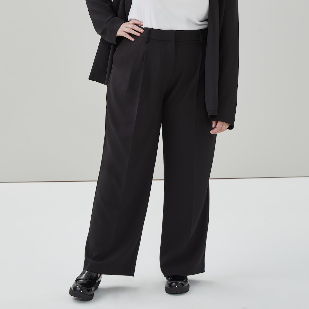 Women+ Pleated Trouser