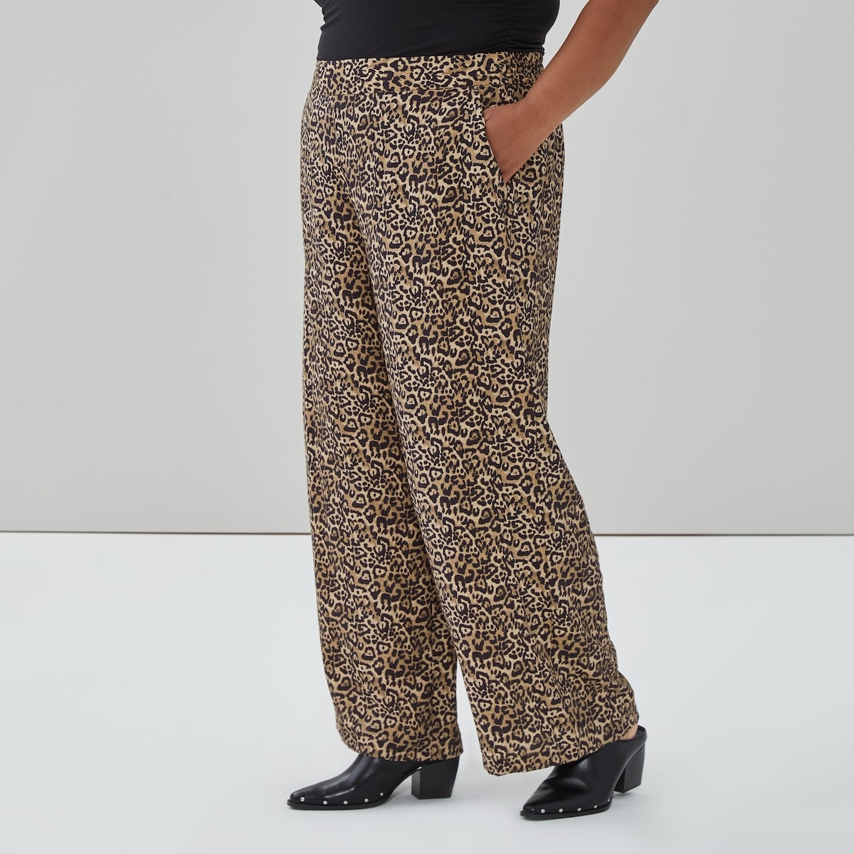Women+ Printed Wide Leg Pant - Taupe