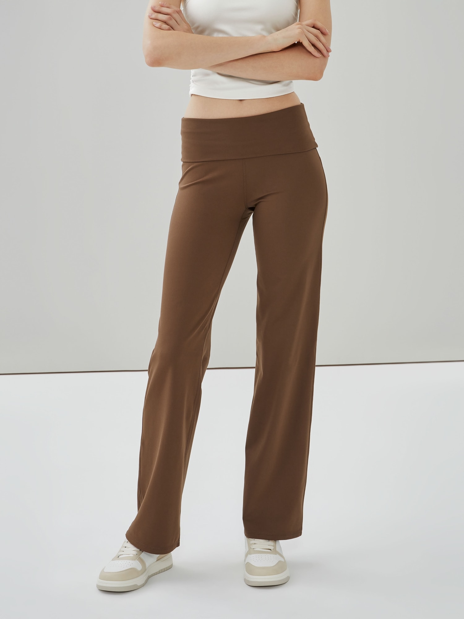 新品　argue トレーニングパンツ　ブラウン Active Balance Folded Waist Pant in Brown from Joe Fresh
