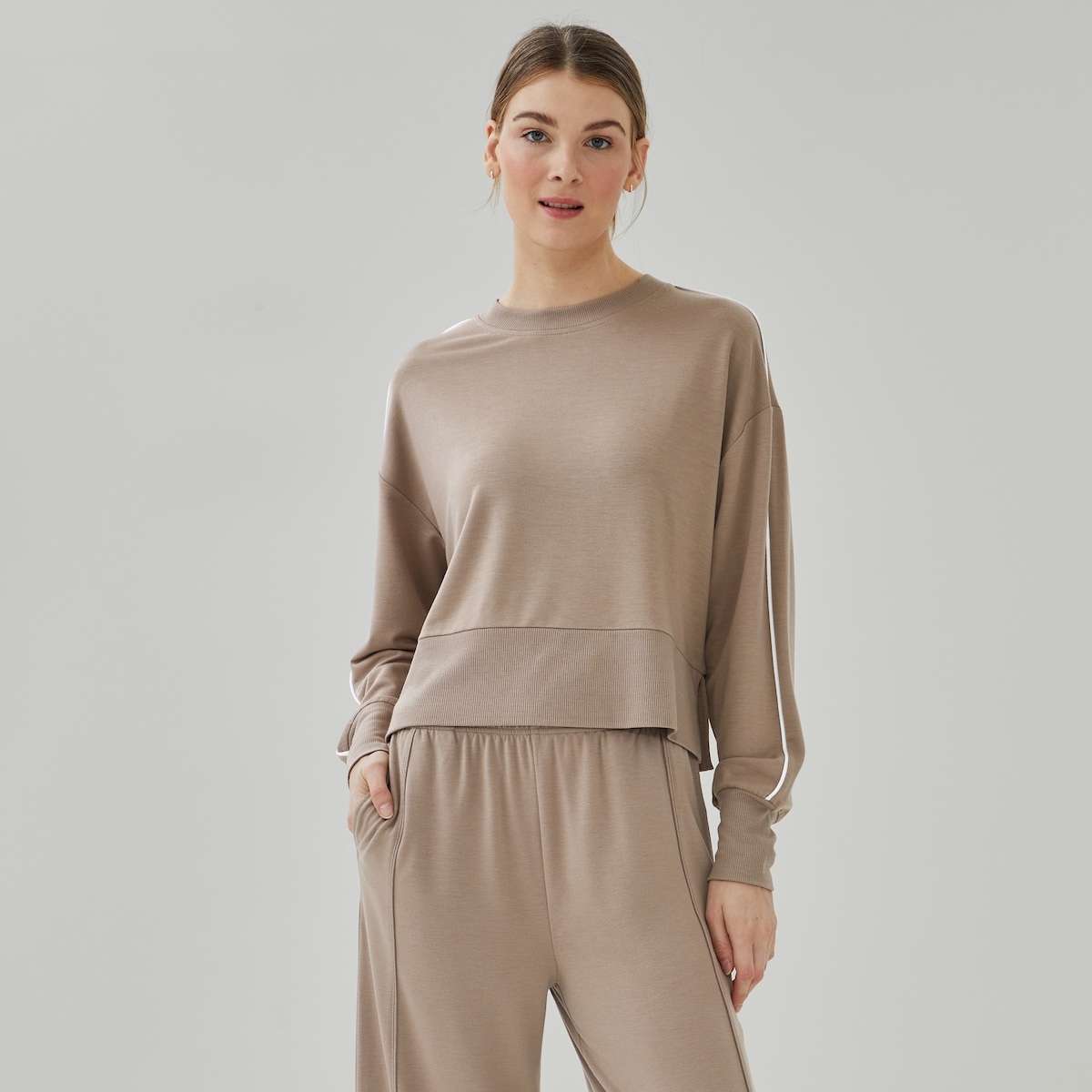Active Oversized Terry Pullover - Light Brown