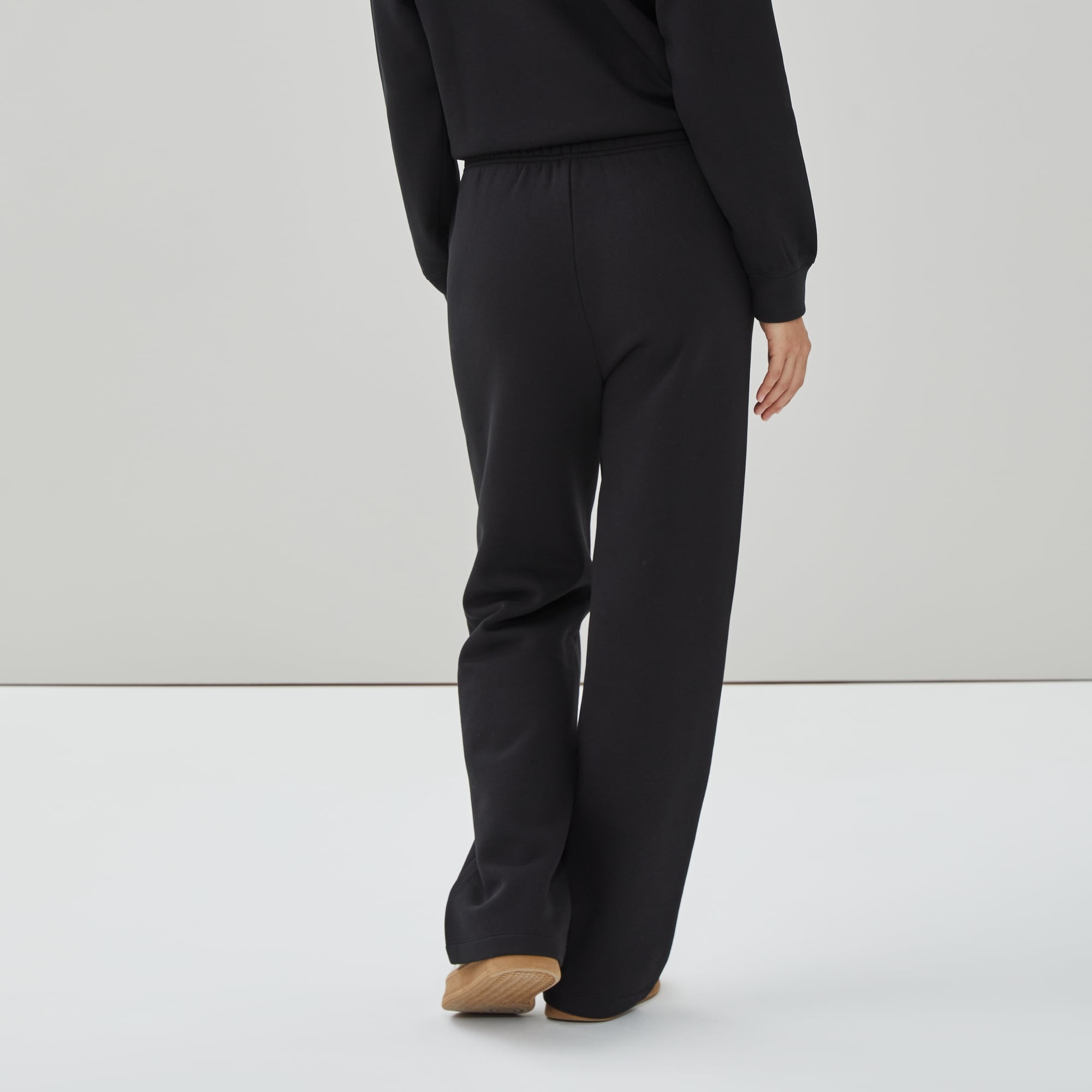 Active Fleece Straight Pant in Black from Joe Fresh