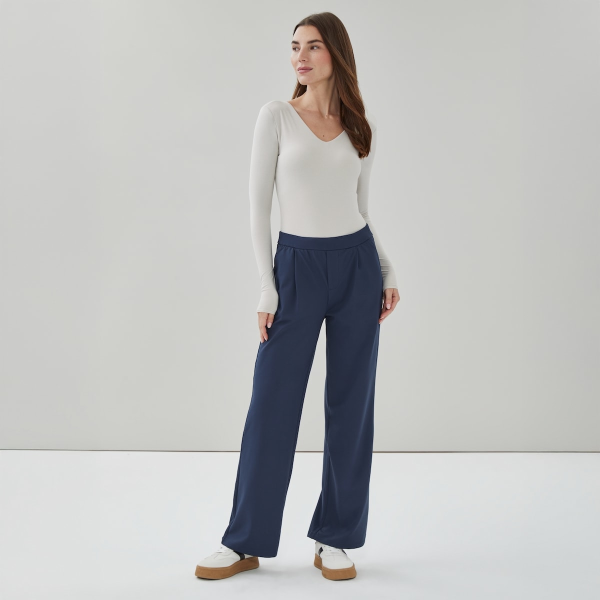 On-the-Go Pleated Pant - Navy