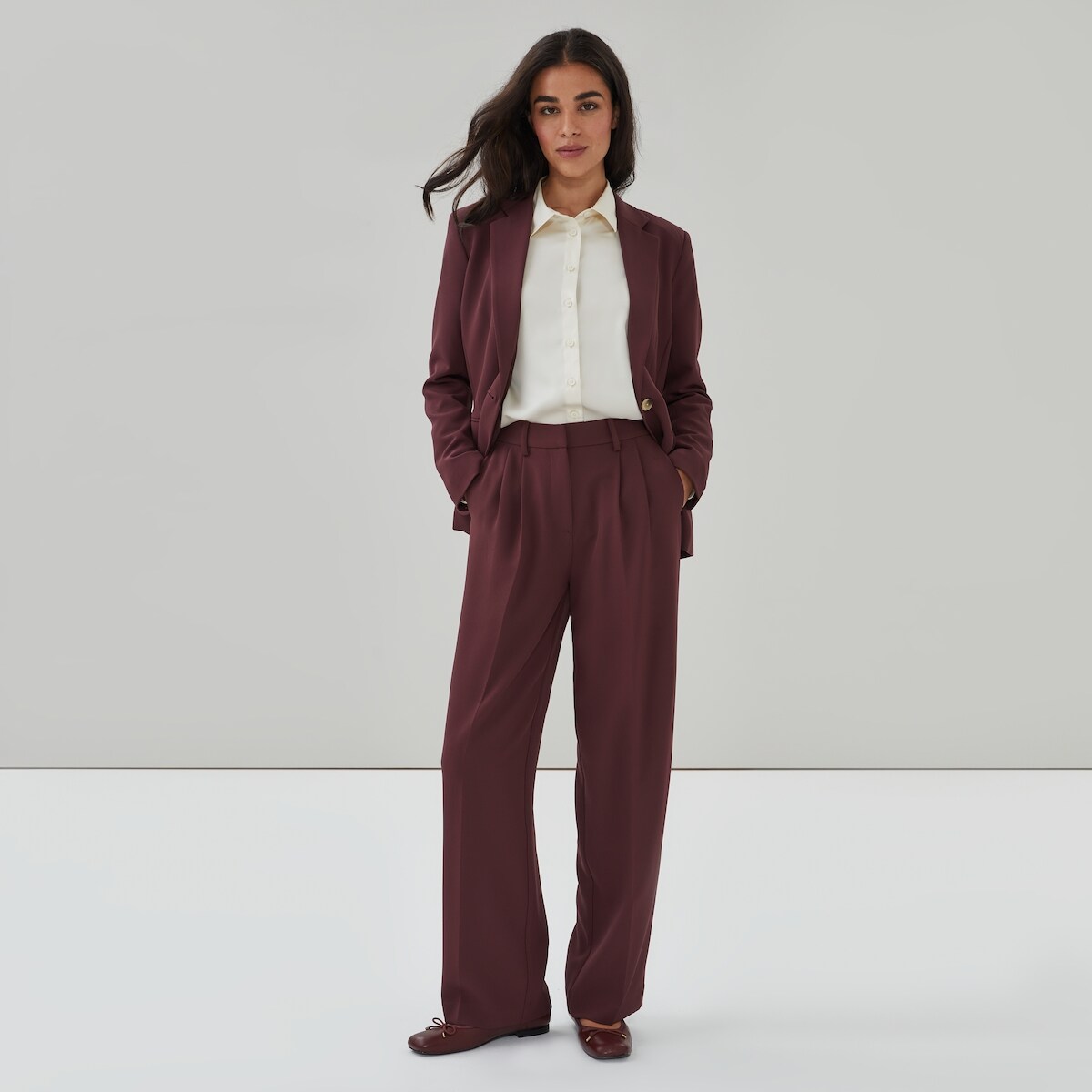 Pleated Trouser - Dark Burgundy