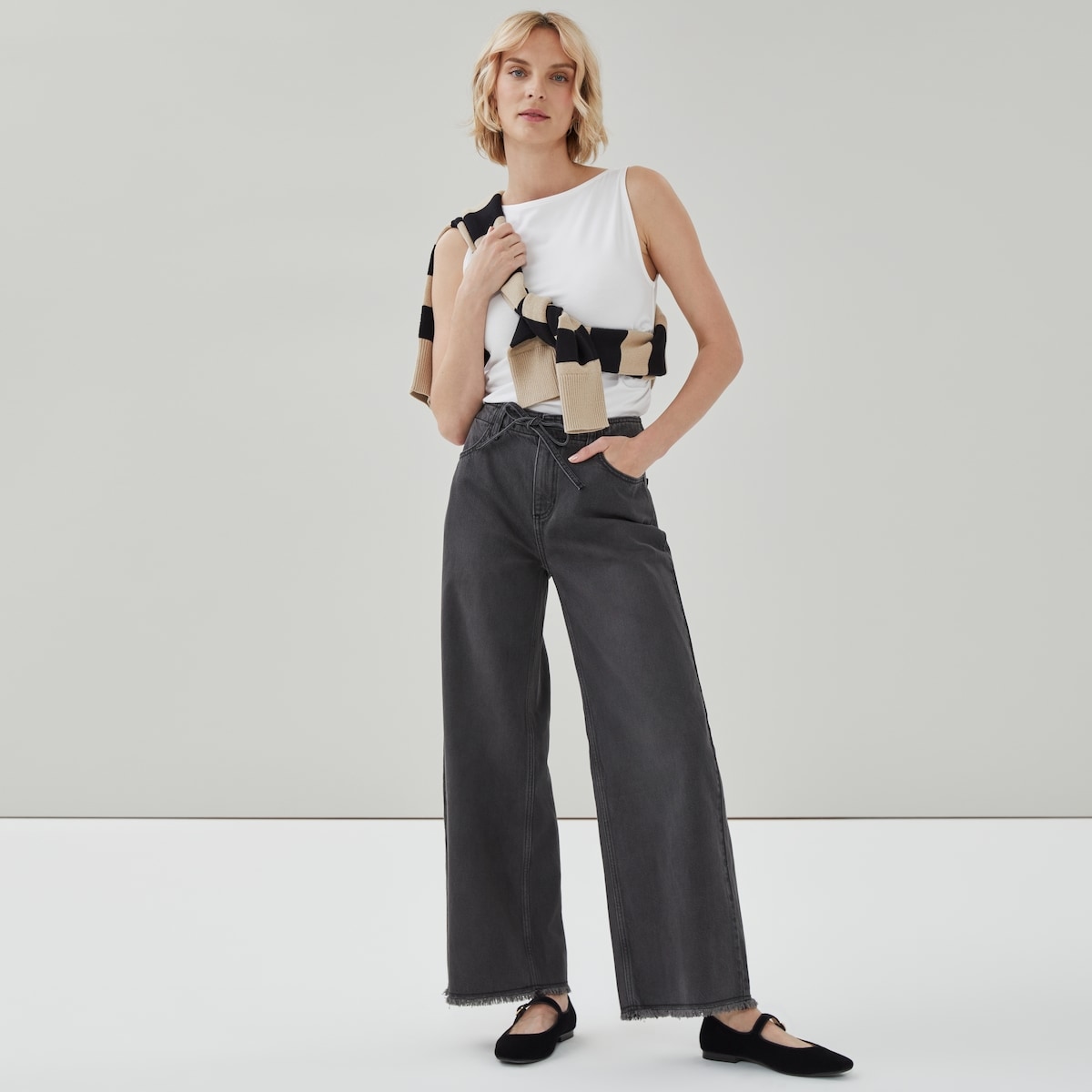 Women's Frayed Edge Wide Leg Jean - Black