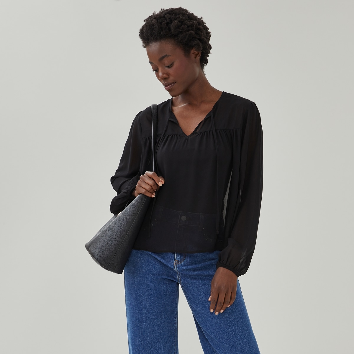 Haut en mousseline avec ouverture en goutte