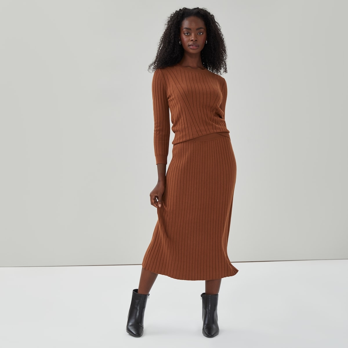Wide Ribbed Midi Skirt