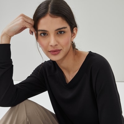 Active Terry V-Neck Pullover - Black