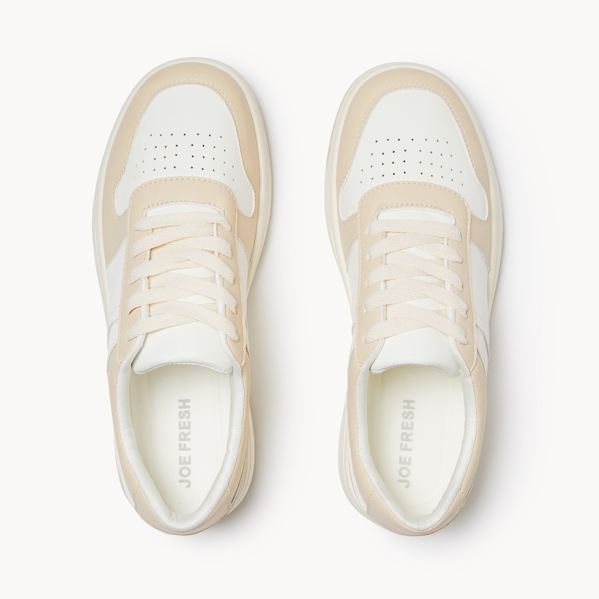 Court Sneakers