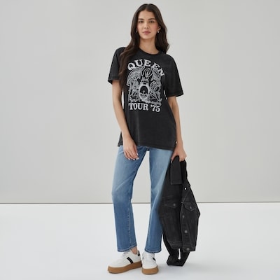 Queen Relaxed Graphic T-Shirt - Black