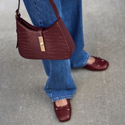 Croco Shoulder Bag - Burgundy