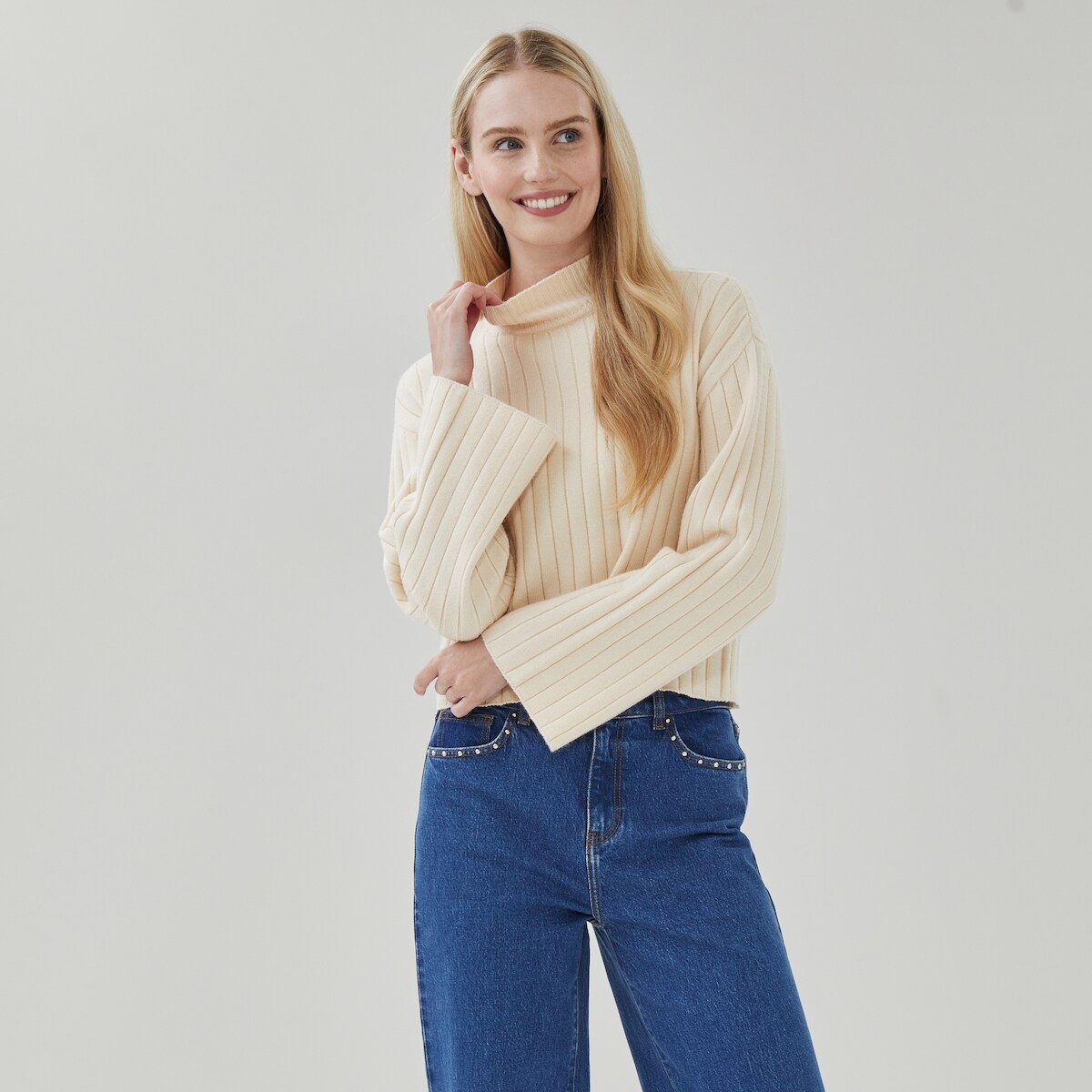 Wide Ribbed Cropped Sweater