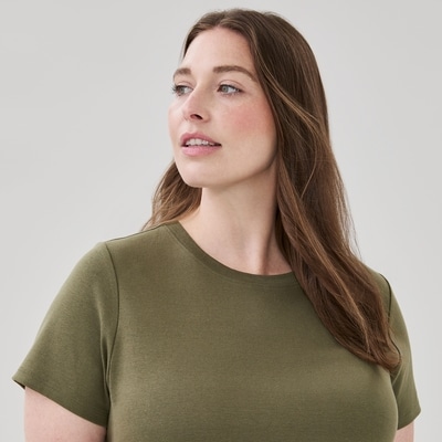 T-shirt ajusté essentiel Femmes+ - Vert Kaki