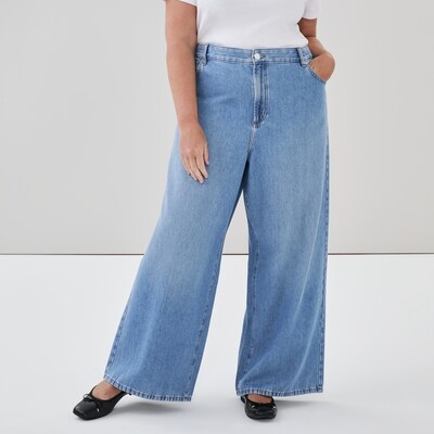 Women+ Light Wash Relaxed Fit Jean - Light Wash