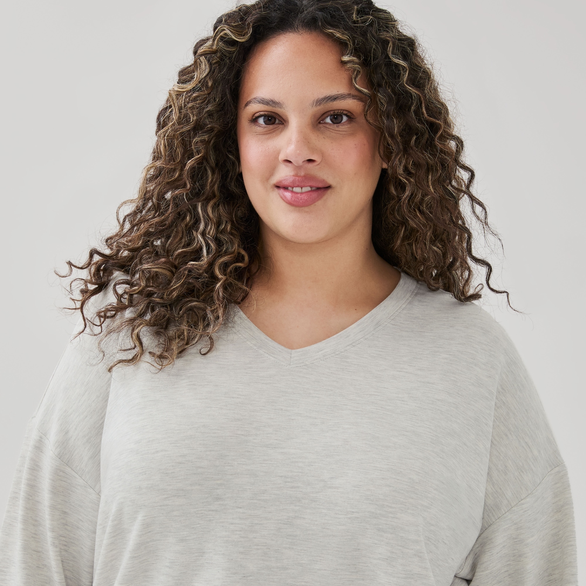 Chandail de détente en molleton à col en V Femmes+