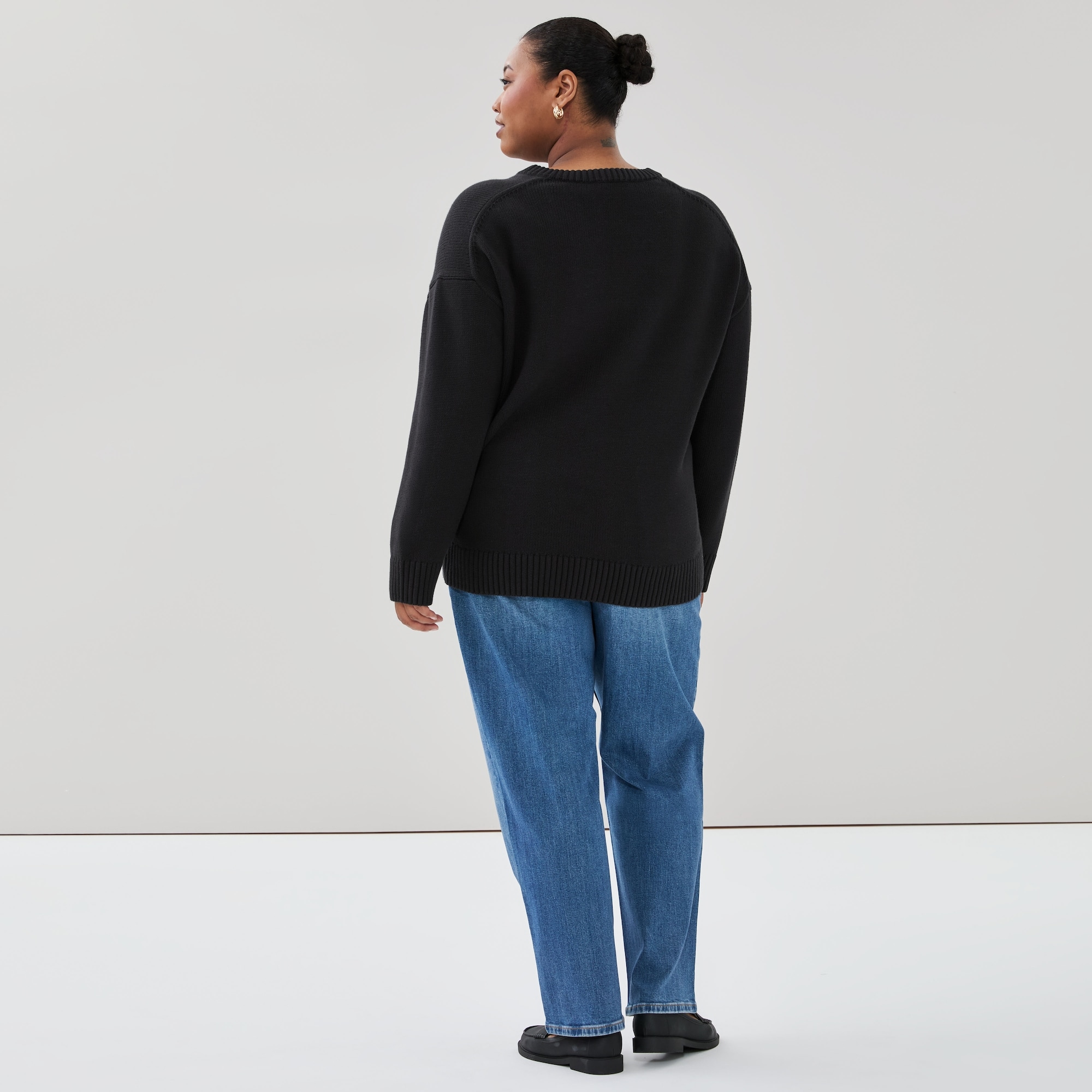 Women+ V-Neck Pullover