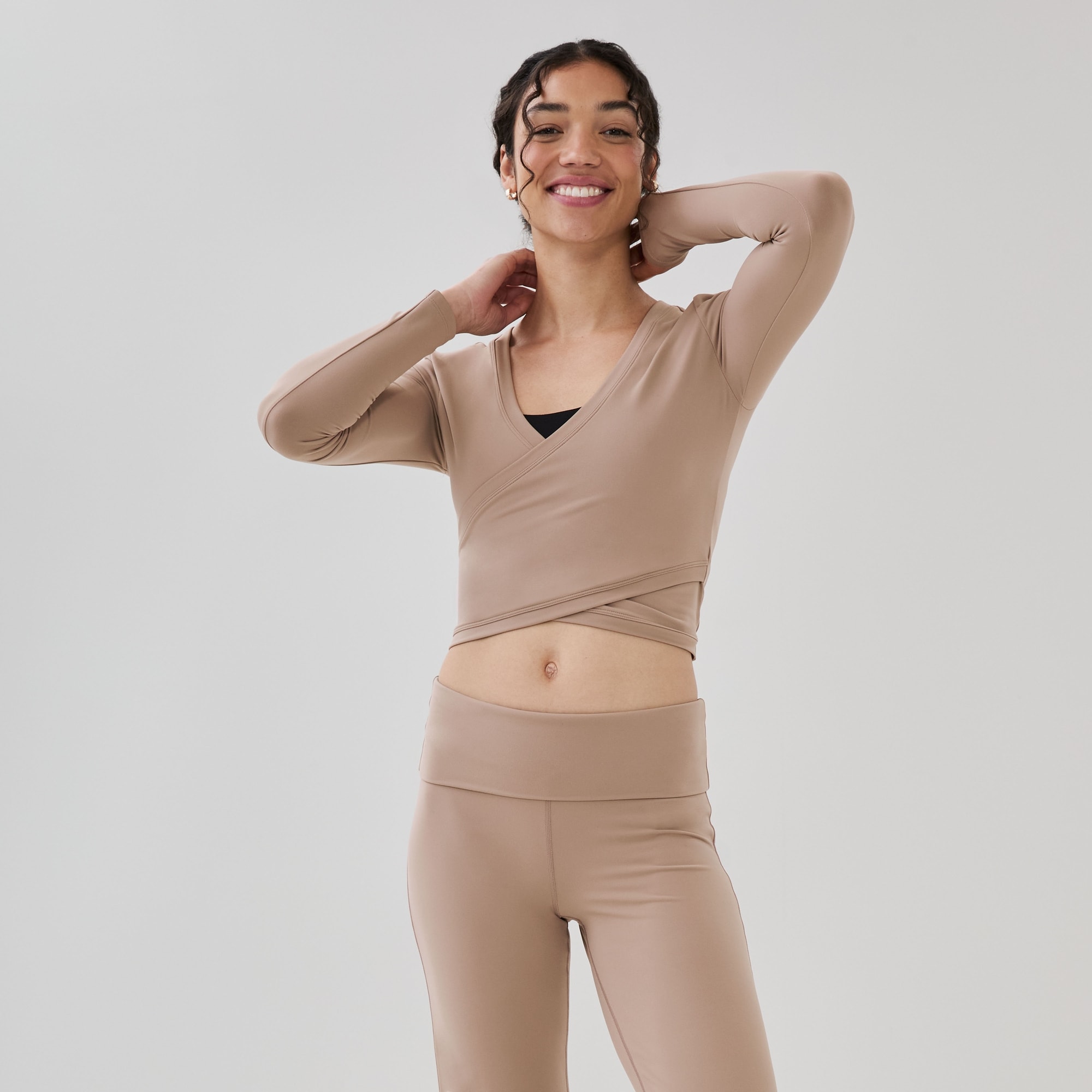 Active Cropped Long Sleeve Top