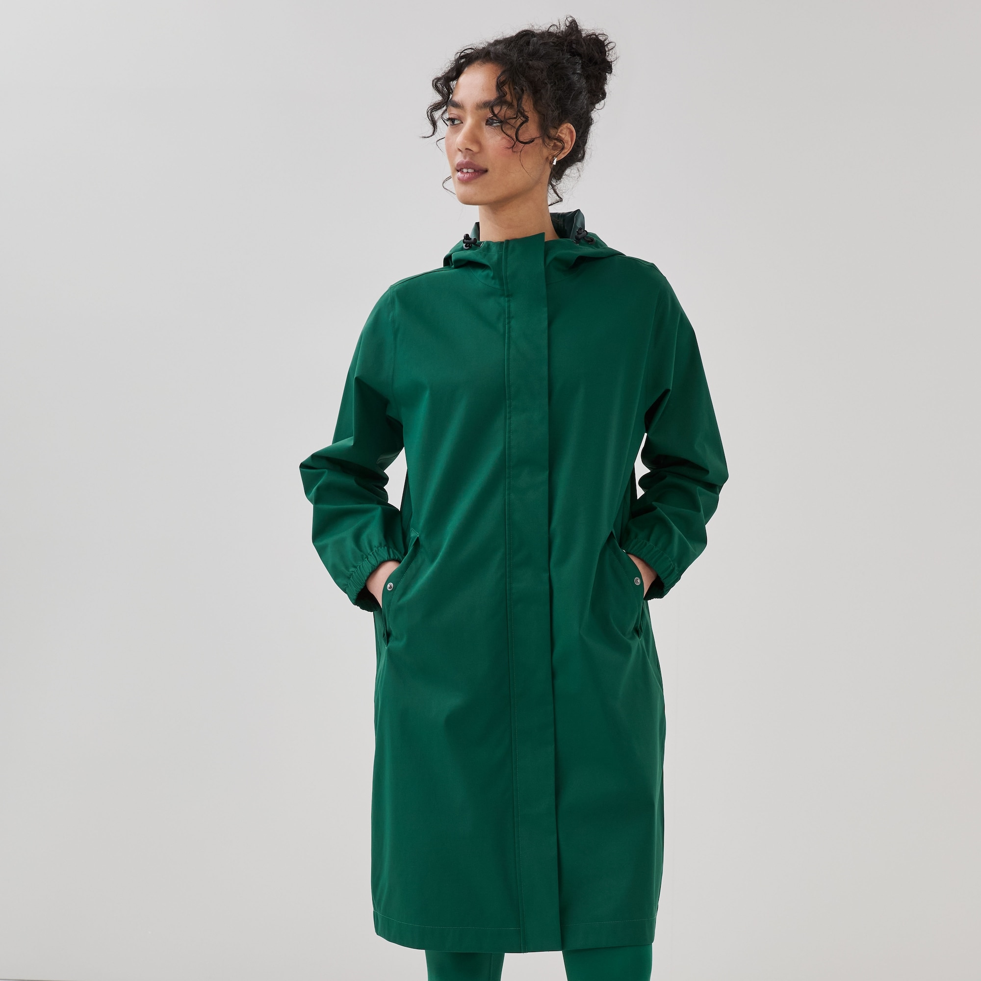 Imperméable à capuchon