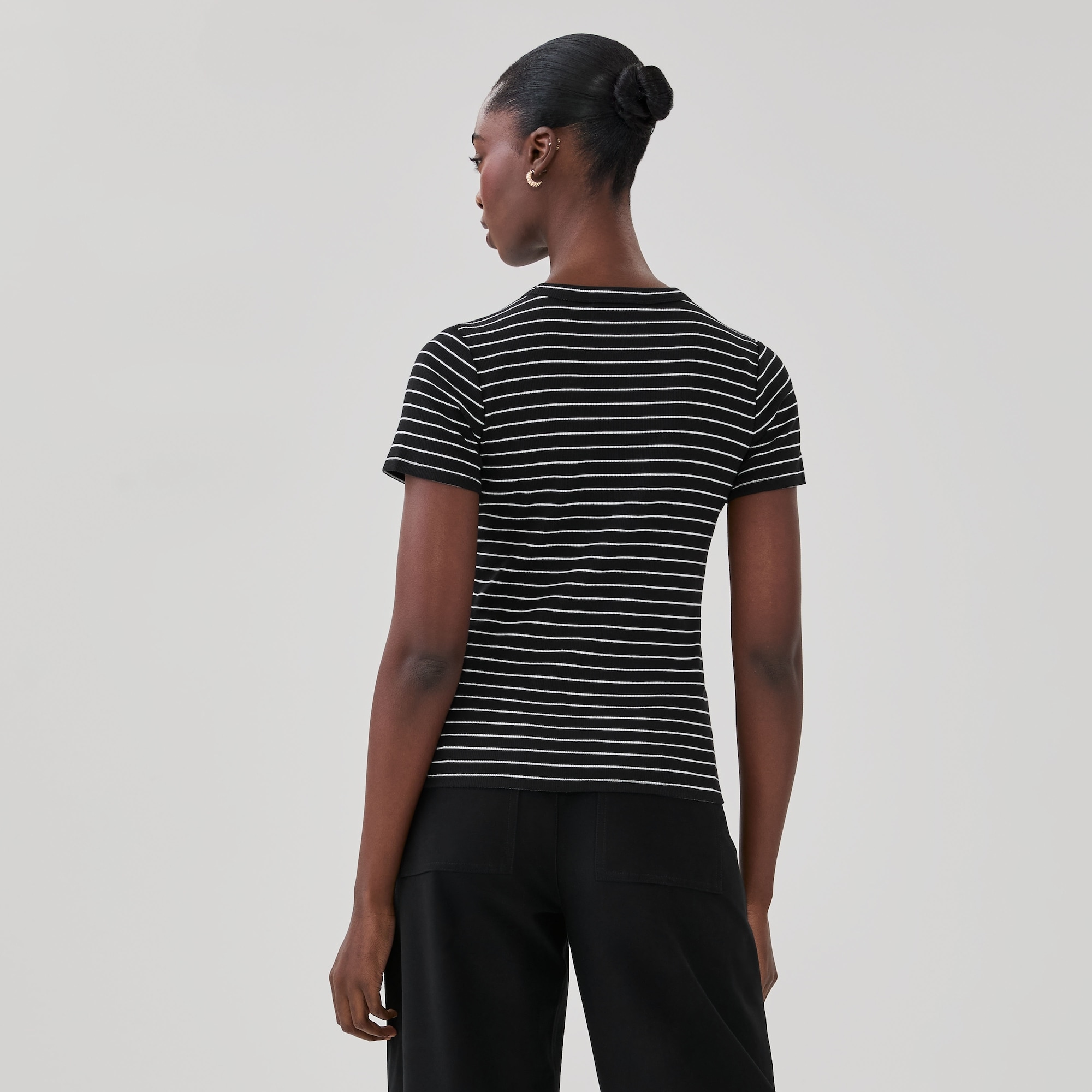 T-shirt côtelé à coupe ajustée