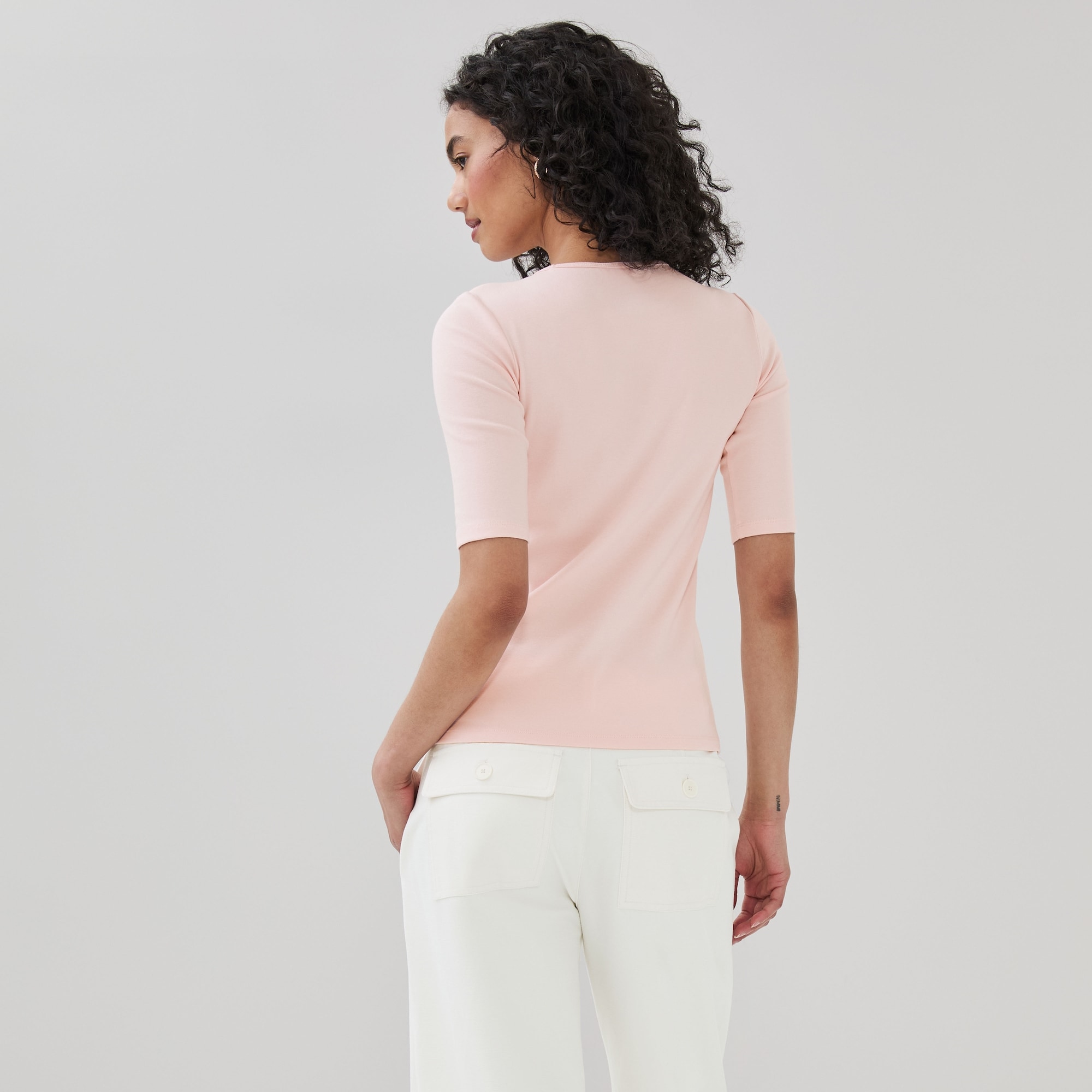 Ribbed Quarter Sleeve T-Shirt