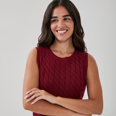 Cable Knit Sweater Vest - Dark Red