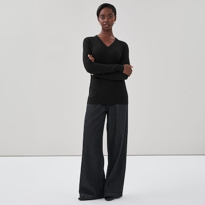 V-Neck Sweater - JF Black