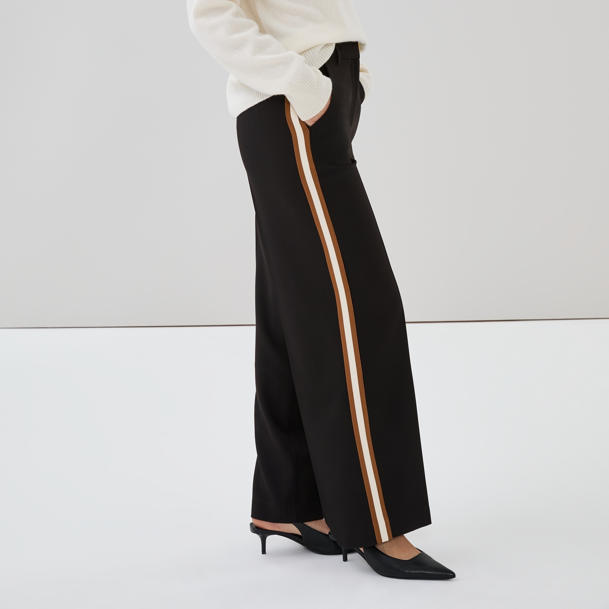 Pantalon à jambe large rayé sur les côtés